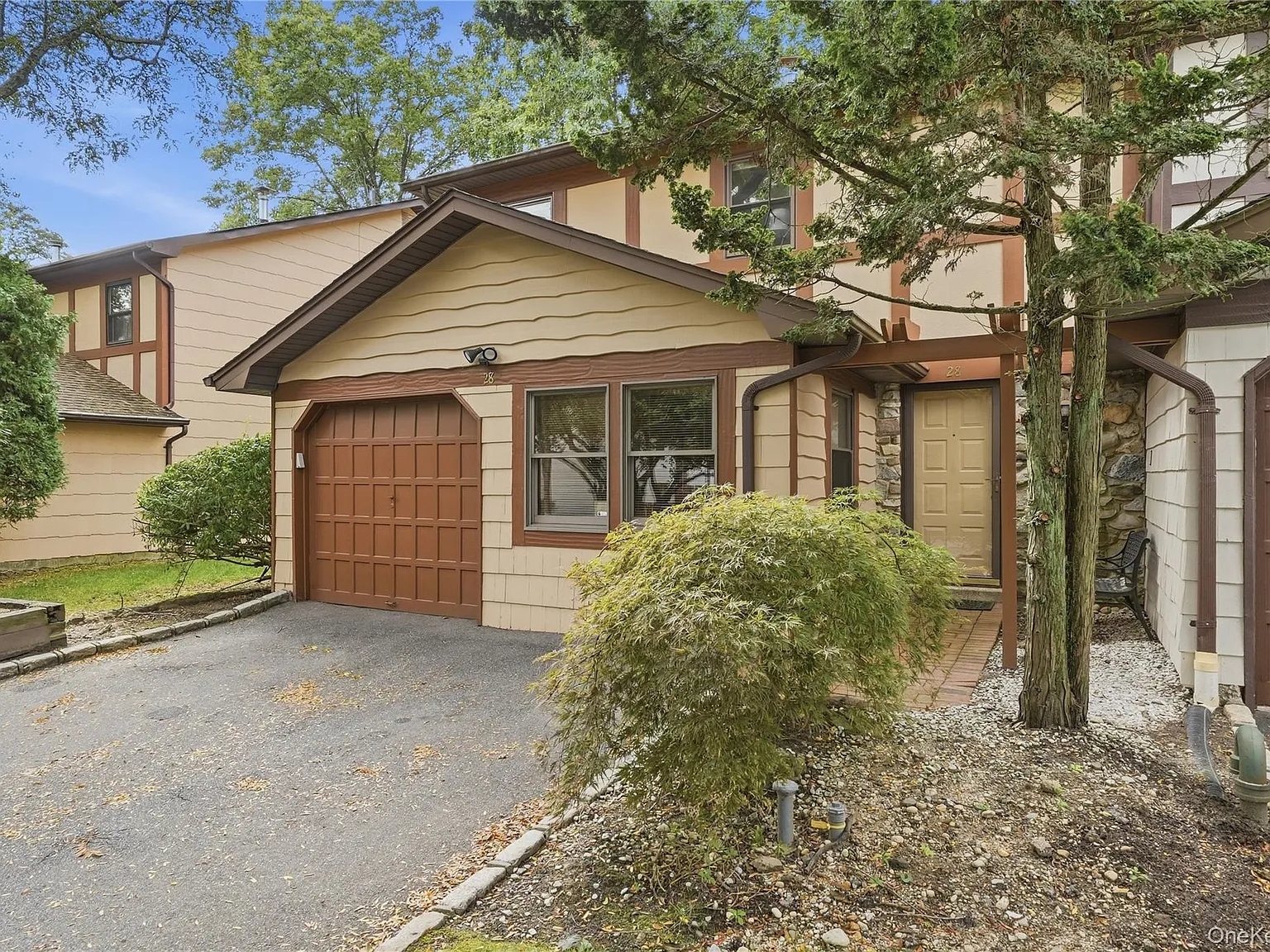 4 bed, 2.5 bath, 2009 sqft, $6,100 — Photo 3