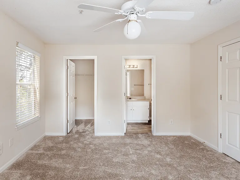 The Retreat at Grande Lake Apartments — Photo 43