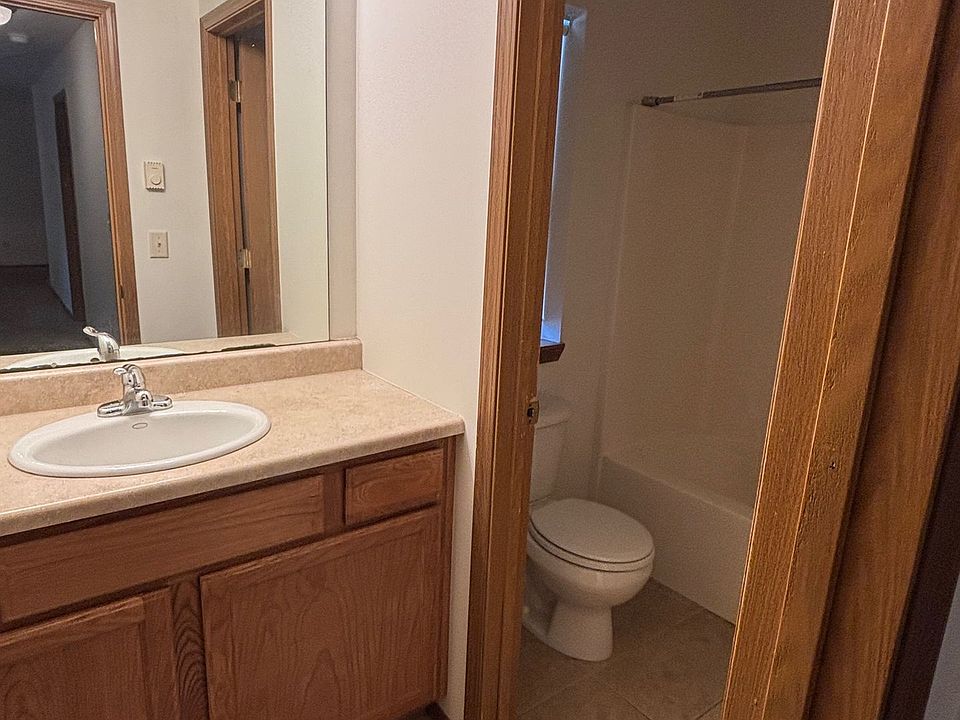 1st image of 402-408 W Shore Dr #404