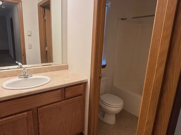 402-408 W Shore, 402-408 W Shore Dr #404, Belgrade, MT 59714