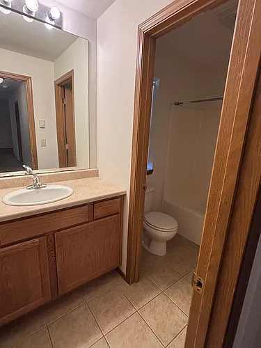 402-408 W Shore Dr Photo 1