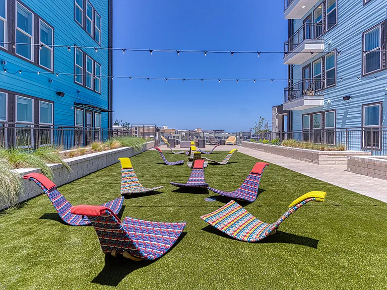 Alexan Riverside — Photo 20
