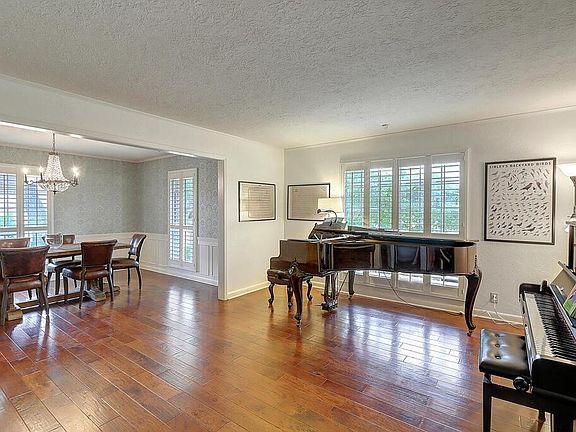 2nd image of 325 Cape Aron Dr