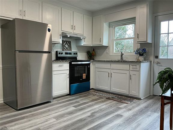 5th image of 4910 Pine Hall Rd