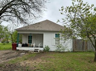 111 W Spruce St, Whitewright, TX 75491