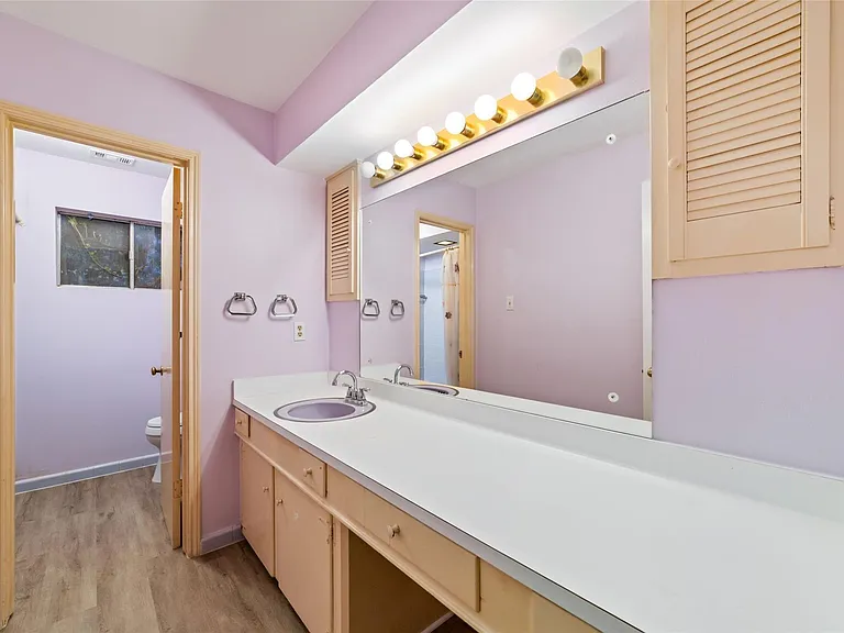 5450 Beechnut St — Photo 11