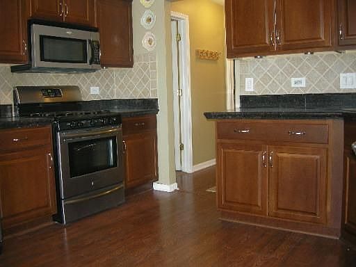 3rd image of 536 Tewksbury Cir