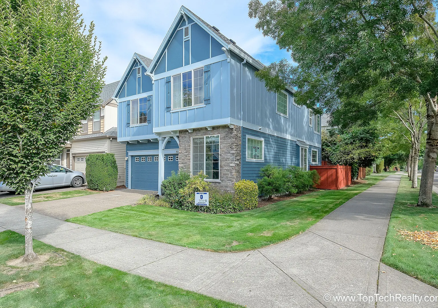 Lovely 4 Bedroom | 2.5 Bathroom | Corner Lot Single Family Home | In Beautiful Orenco Gardens Com... — Photo 2