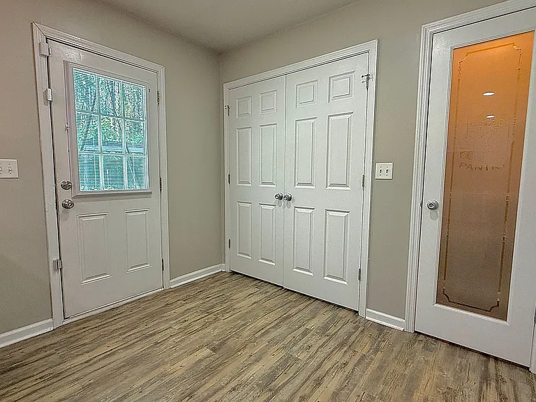 337 NE Sheila Dr — Photo 12