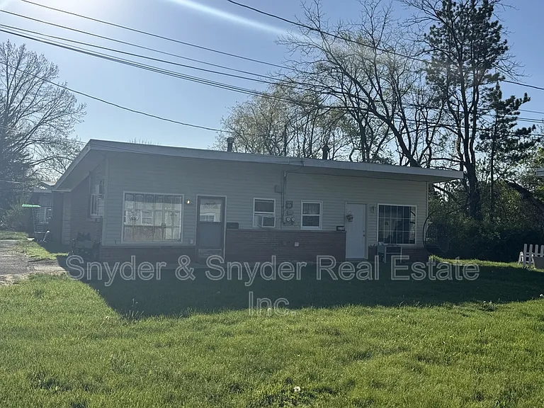 2350 Newton St — Photo 12