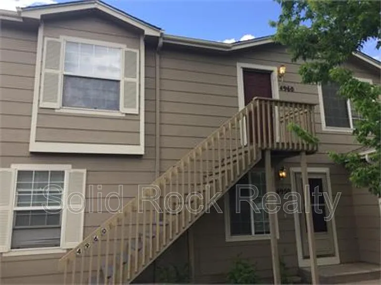 4960 Universal Hts — Photo 1