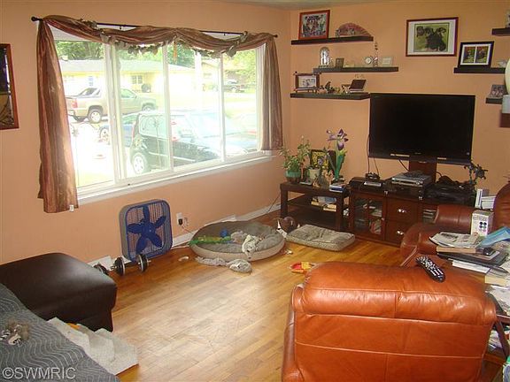 5th image of 2532 William Ave