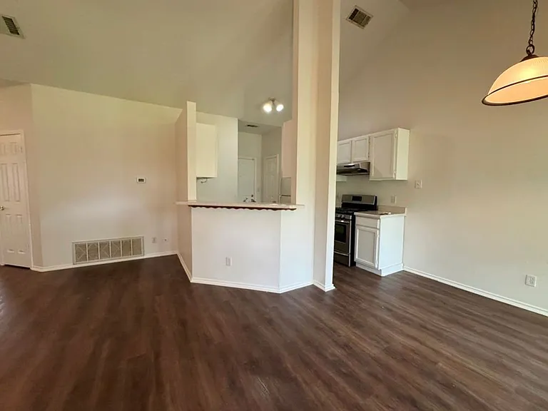 16404 Edgemere Dr — Photo 22