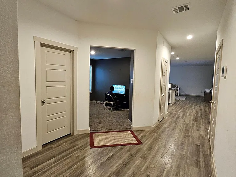 7831 Murciana Dr — Photo 7