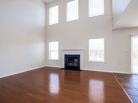4th image of 10321 Samuels Way Dr