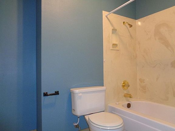 4th image of 957 Elderwood Ln
