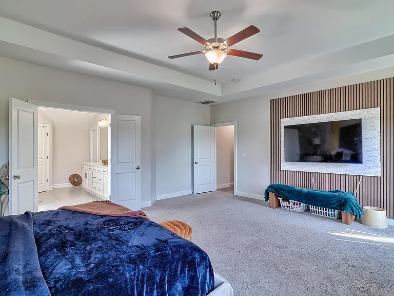 558 Mahonia Rd — Photo 38