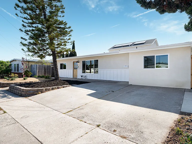 4626 Derrick Dr — Photo 19