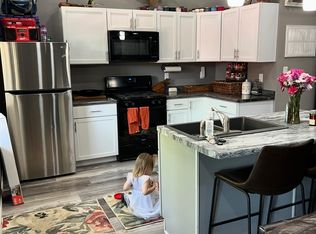 223 19th Ave #1E, Ottawa, IL 61350