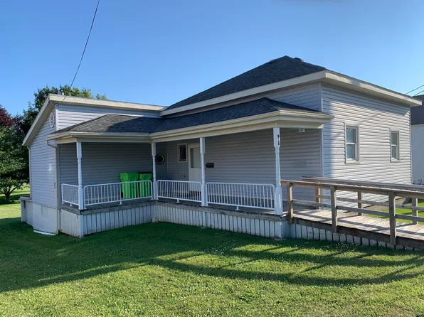 60 Truckey St, Saint Ignace, MI 49781