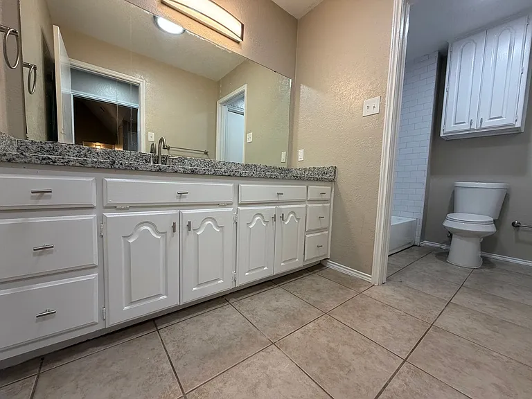 206 S Nolan River Rd #12 — Photo 13