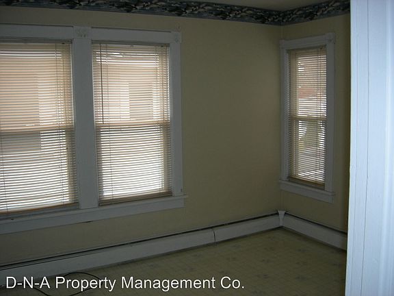 3rd image of 585 N Courtland St