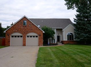 3571 Arrowvale Dr, Orchard Lake, MI 48324