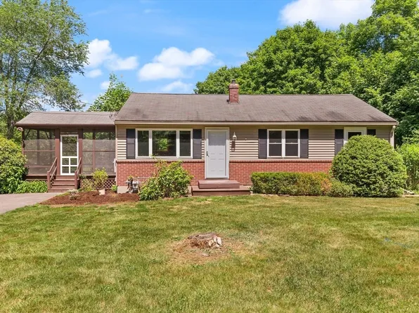 99 Brookline St, Pepperell, MA 01463