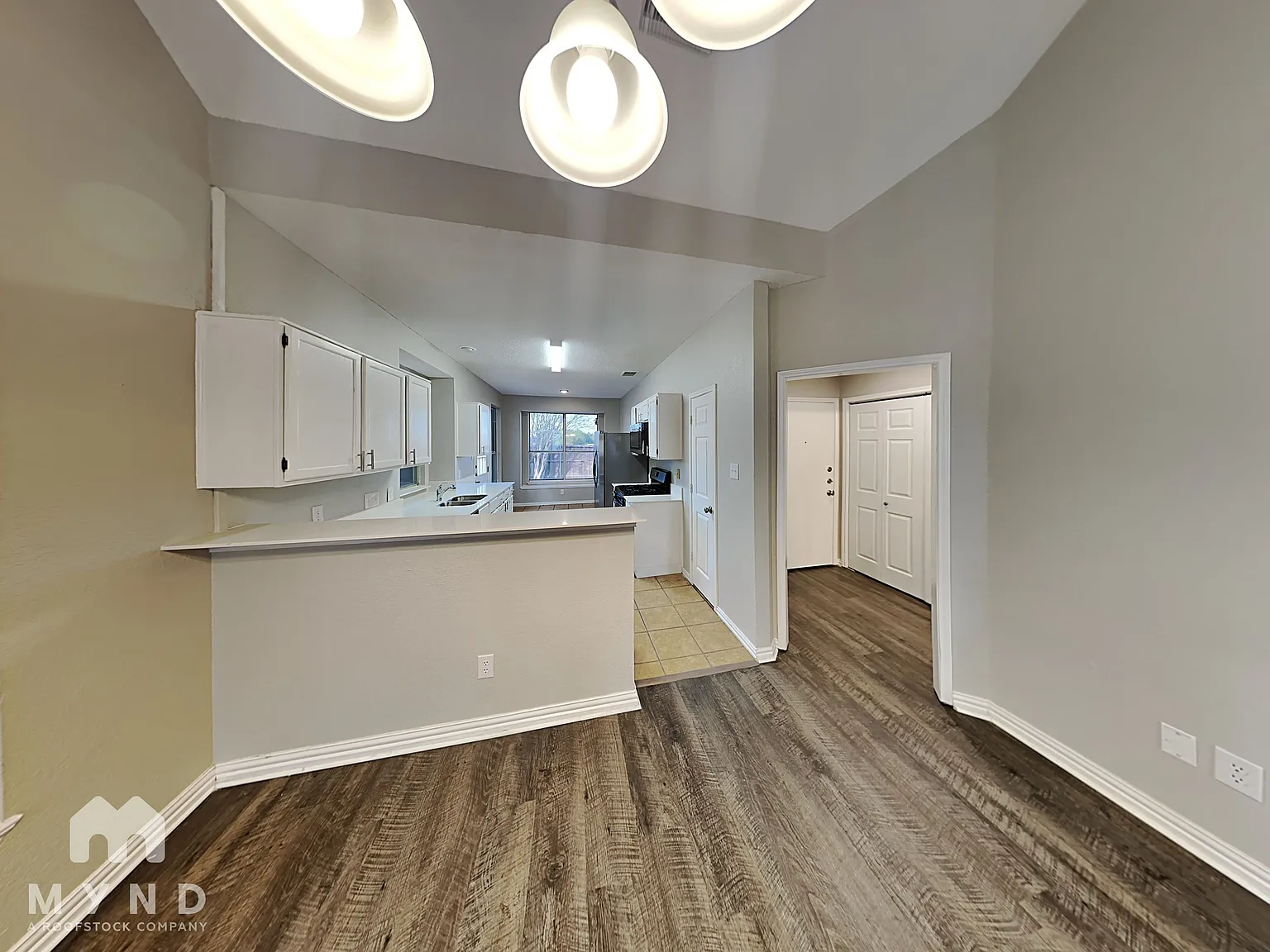 3 bed, 2.5 bath, 1645 sqft, $2,295 — Photo 4