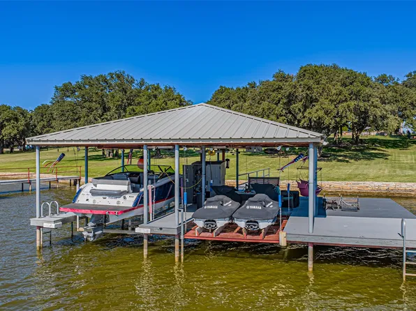 3526 Abes Landing Dr, Granbury, TX 76049