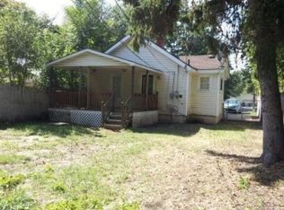 6107 Glenis St, Taylor, MI 48180