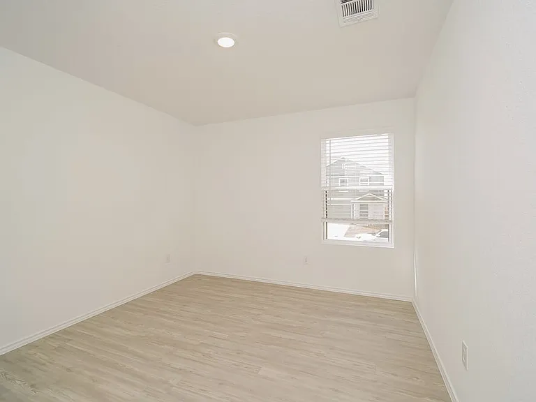 8803 Barrow Path — Photo 14