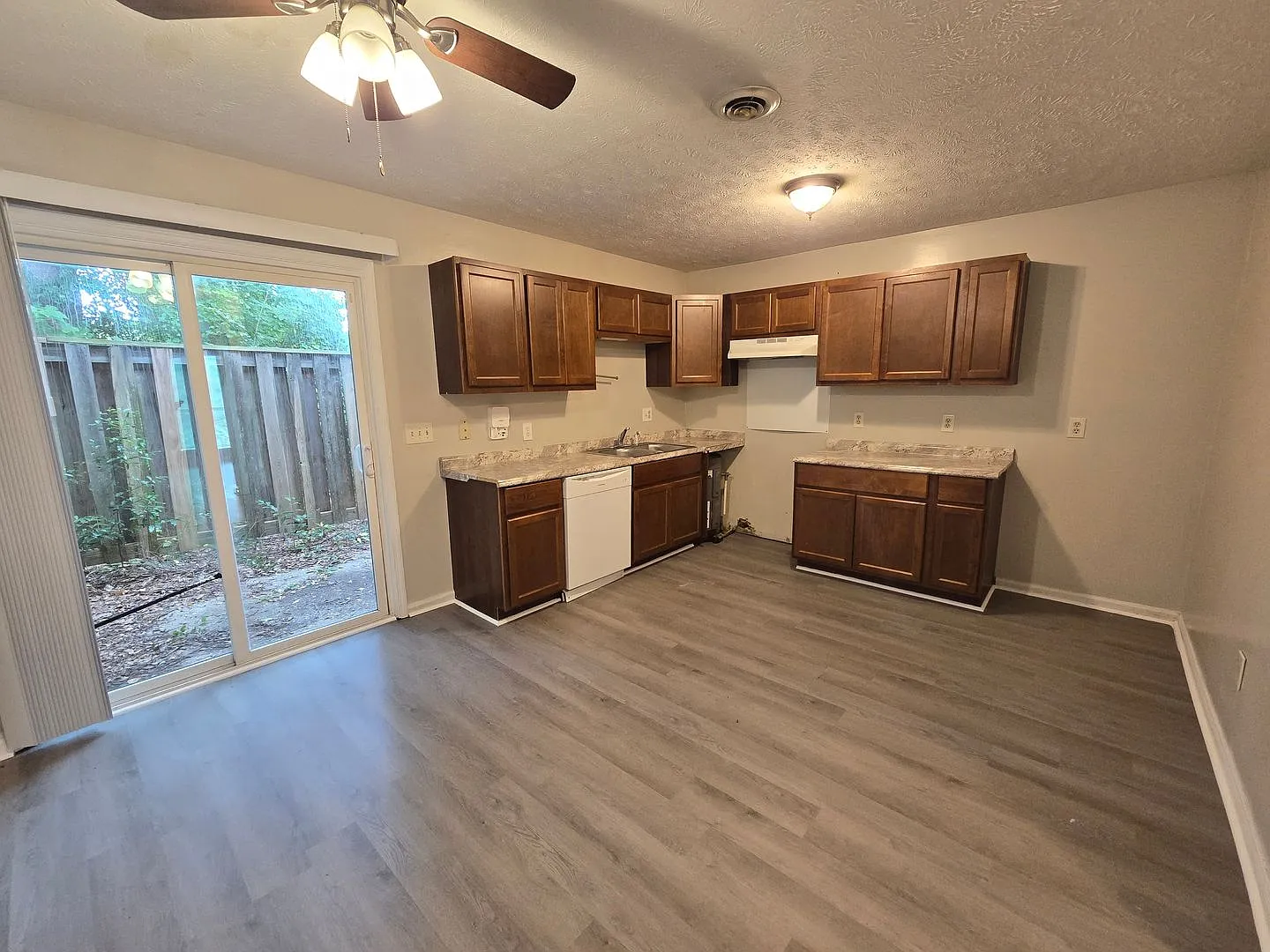 New Listing — Photo 4