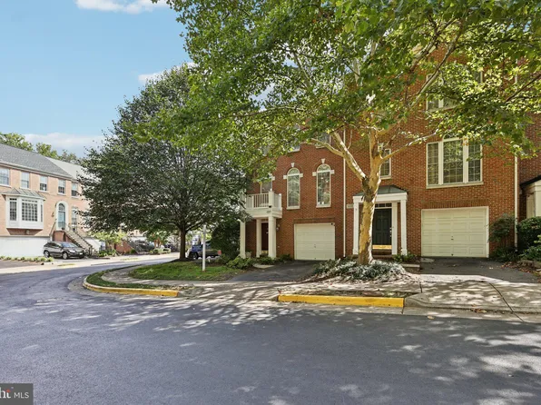 4227 Upper Park Dr, Fairfax, VA 22030