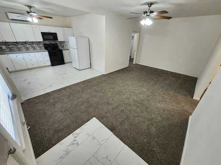 1114 S Stockton St — Photo 2