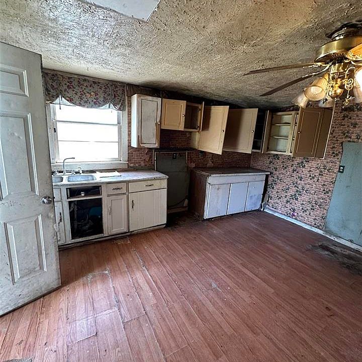 501 Johnson St, Leitchfield, KY 42754 MLS HK23002921 Zillow