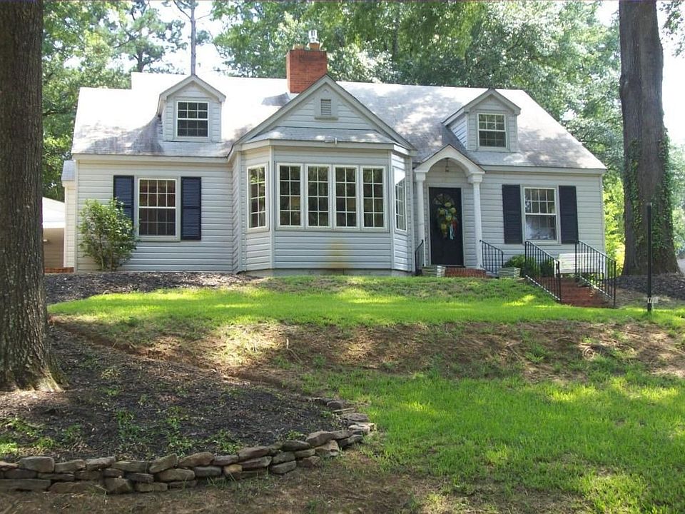 2nd image of 730 Highland Cir