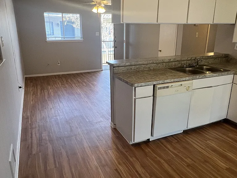 4412 Avenue A #105 — Photo 11