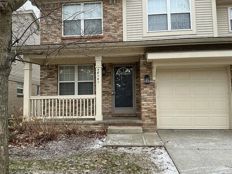 48161 Nottinghill Ln — Photo 2