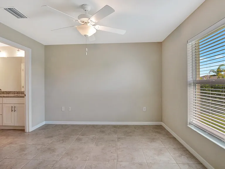 1014 Diplomat Pkwy W — Photo 22