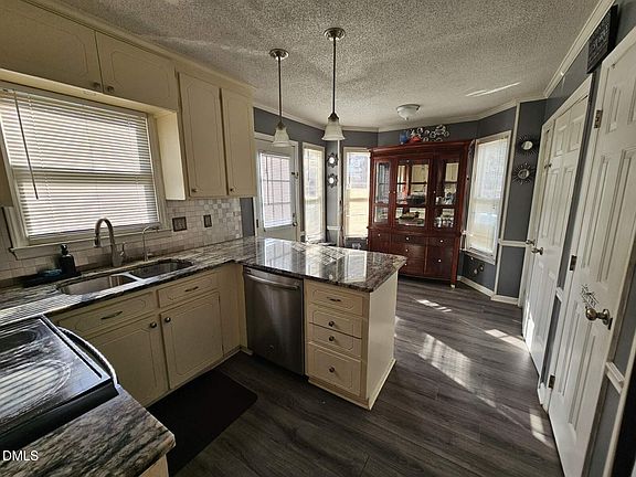 5th image of 4205 Knightsbridge Way