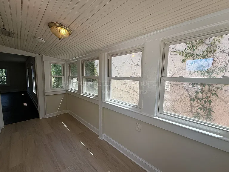 320 Wolfe St #A — Photo 17