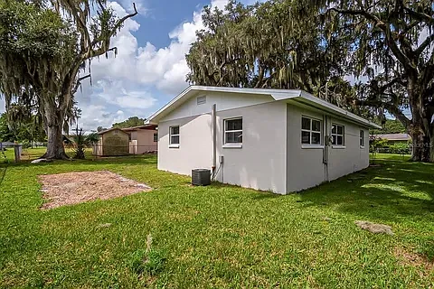 4 bed, 950 sqft, $2,100 — Photo 4
