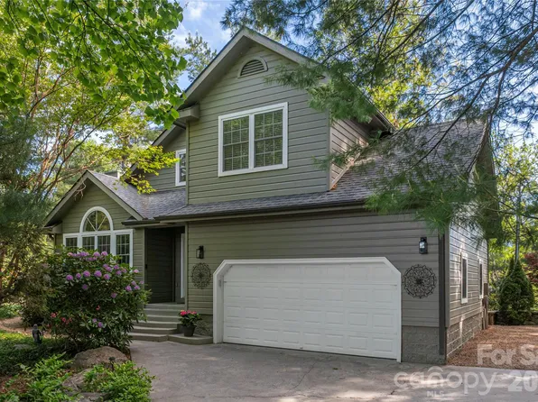 196 Rockhold Dr, Asheville, NC 28804