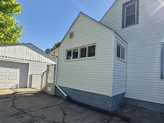 2nd image of 620 Wayne Dr