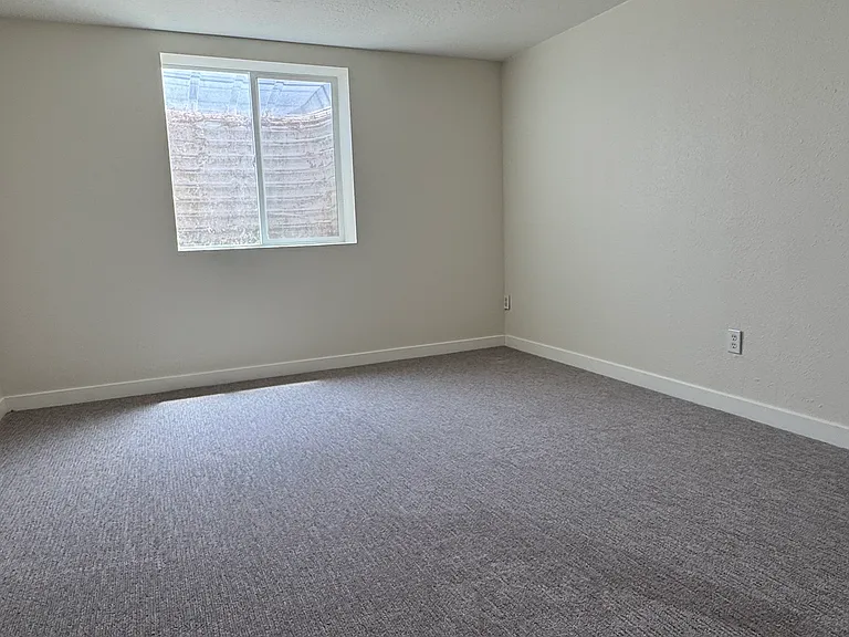 827 N 50 W — Photo 9