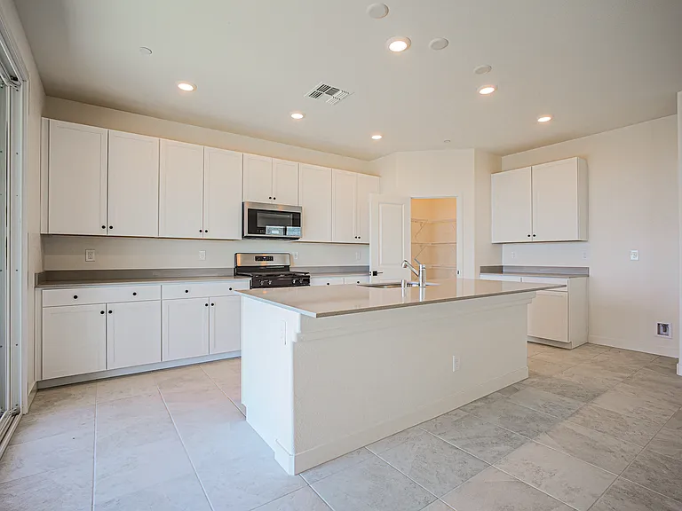 5644 Hill Spire St — Photo 5