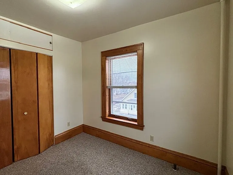 1635 Sherburne Ave — Photo 13