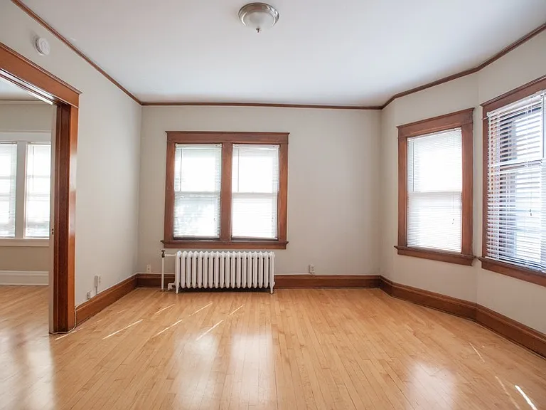 Freshly Renovated 2BR Apartments Near UWM Heat Included — Photo 25