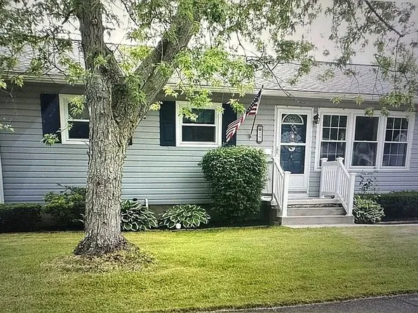 17 Bellhurst Rd, Tonawanda, NY 14150